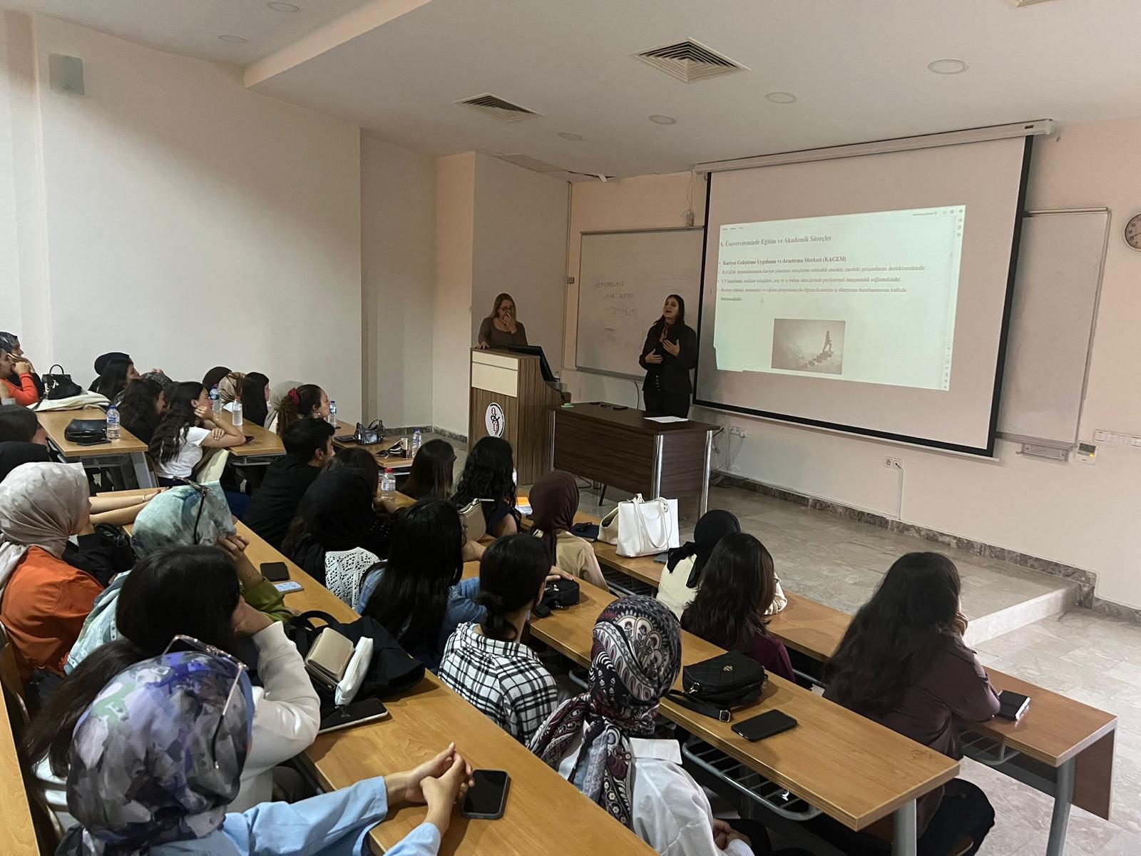 Hemşirelik Öğrencilerine Yönelik Kalite Bilgilendirme Sunumu Gerçekleştirildi