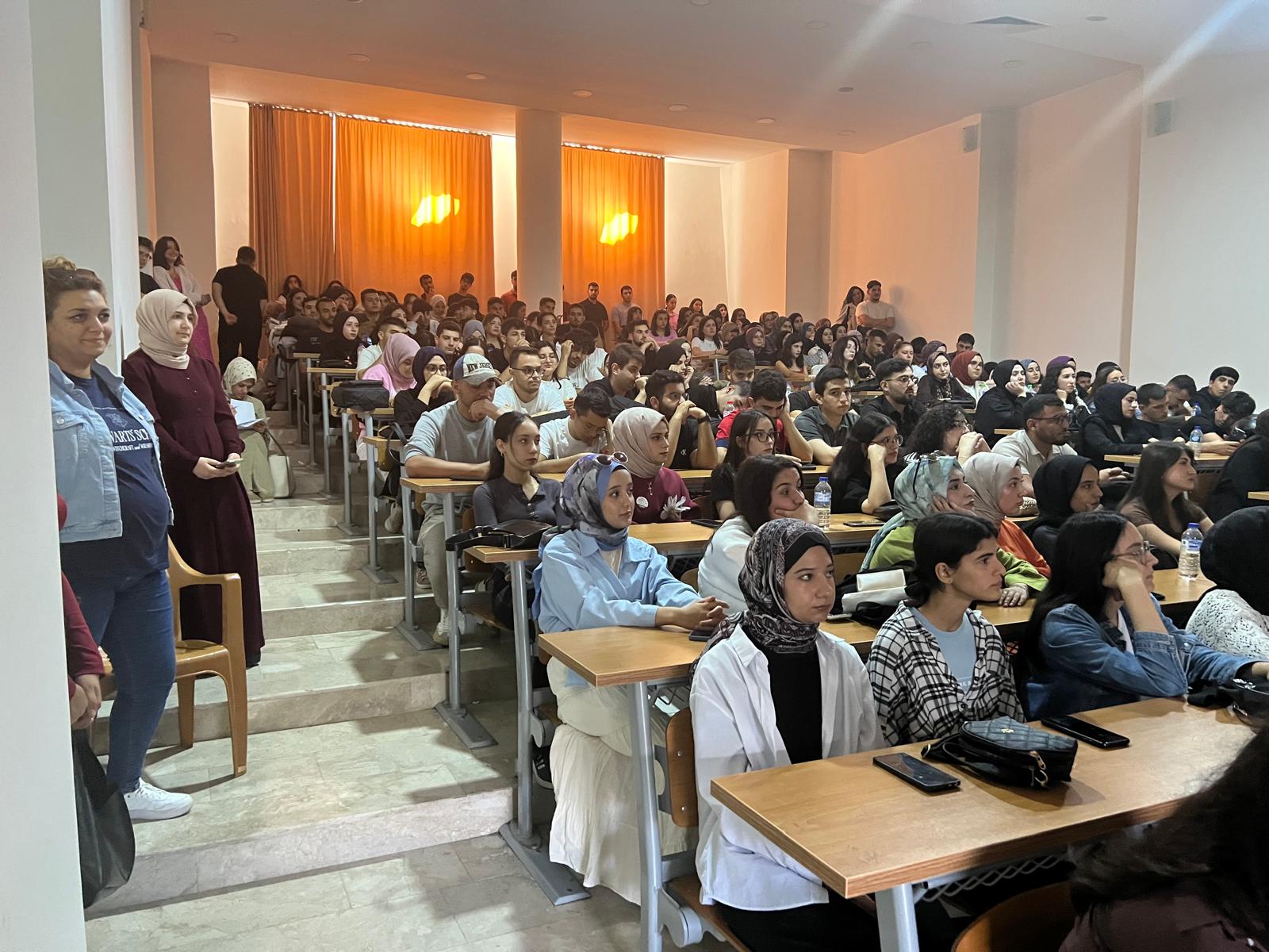 Hemşirelik Öğrencilerine Yönelik Kalite Bilgilendirme Sunumu Gerçekleştirildi