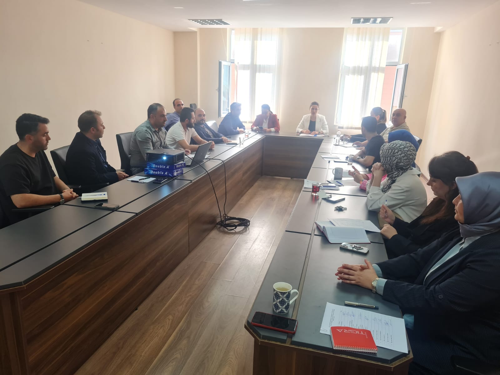 Sağlık Hizmetleri Meslek Yüksekokulu Kalite Komisyonu ve alt komisyonları Yüksekokul Müdürü Doç.Dr.Bircan Ulaş Kadıoğlu başkanlığında değerlendirme toplantısı düzenledi.